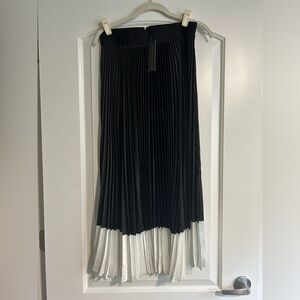 Alice + Olivia Women's Black Katz Sunburst Pleated Skirt